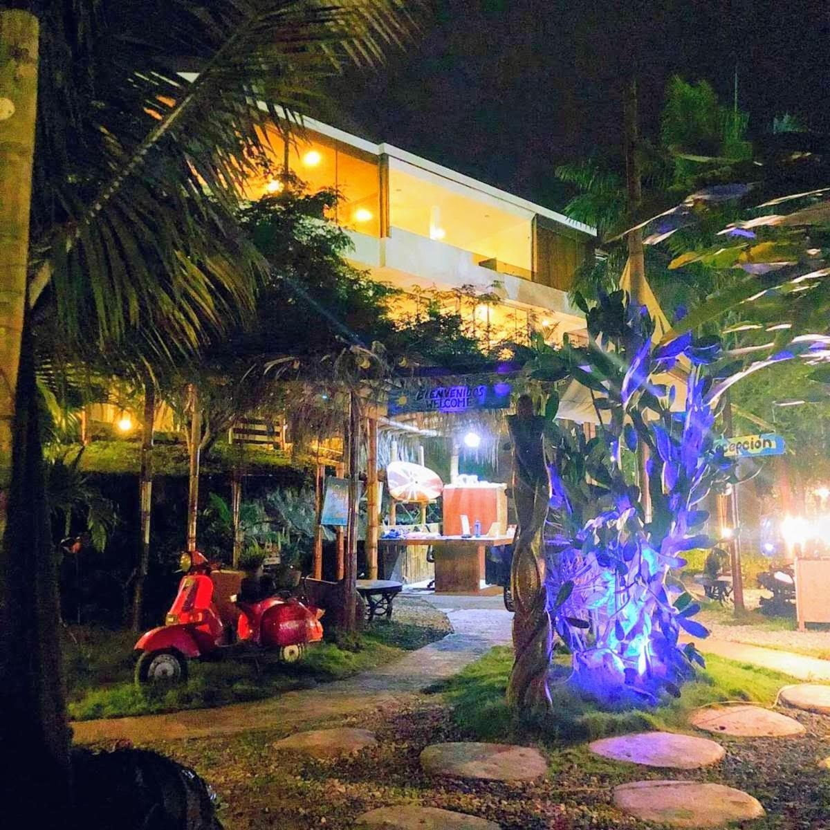Me Hotel & Villas - Montanita Estates Bilik gambar
